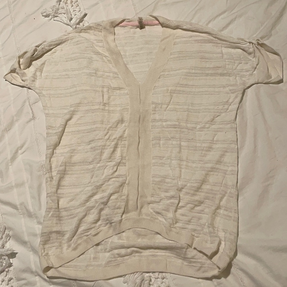 White knit tee